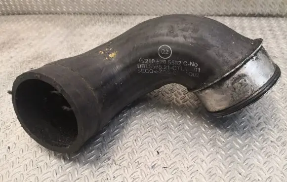 Mercedes-Benz E W210 Intercooler hose/pipe 2105285582