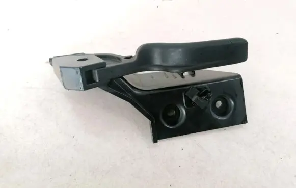 Opel Corsa D Engine bonnet (hood) release handle 13186912
