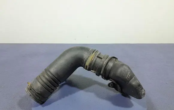 Skoda Rapid (NH) Air intake hose/pipe 04E129656S