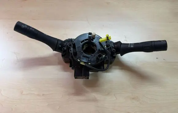 Nissan Juke I F15 Wiper turn signal indicator stalk/switch 16526SD