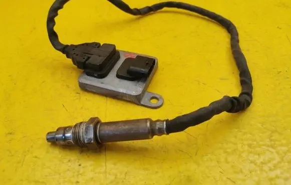 Mercedes-Benz C W205 Lambda probe sensor A0009051512