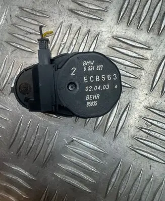 BMW 3 E46 Air flap motor/actuator 6934822 B5035 ECB563