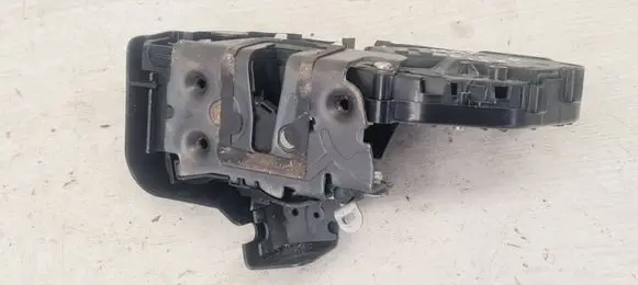 Ford Focus C-MAX Front door lock 3M5AR21813CK 2366M