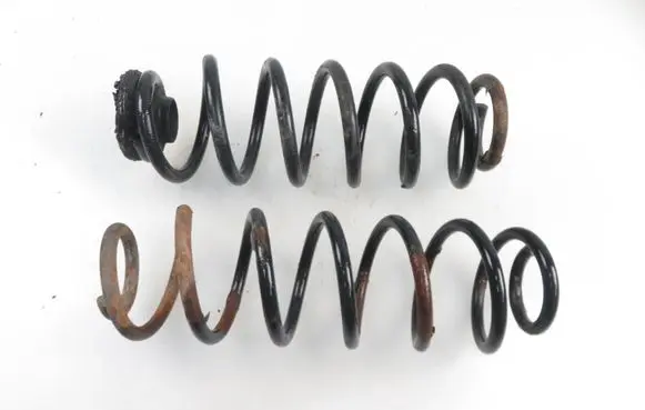 Volkswagen Golf IV Rear coil spring 