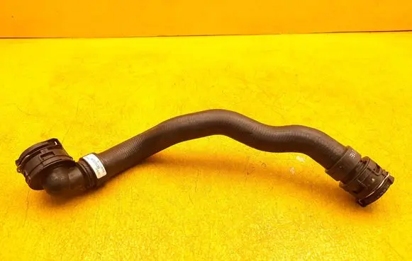 Opel Combo E Engine coolant pipe/hose 9815213180