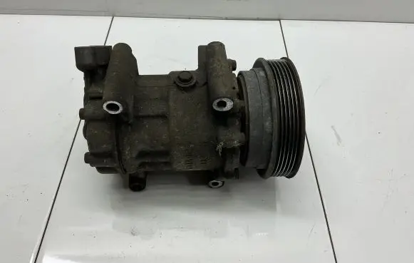 Nissan Juke I F15 Air conditioning (A/C) compressor (pump) 8200953359