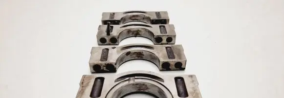 Audi A6 S6 C5 4B Crankshaft Holder 0598J