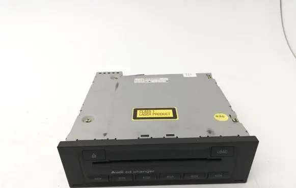 Audi A4 S4 B7 8E 8H CD/DVD changer 8E0035111D