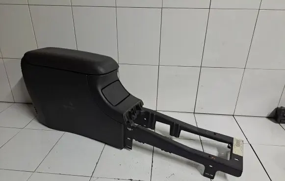 Chrysler 300M Armrest S103290534 0PL461AZAE