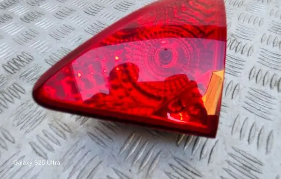 Tailgate rear/tail lights