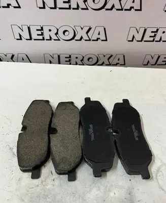 Land Rover Discovery 3 - LR3 Brake pads (front) LP1935