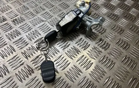 Toyota Yaris Ignition lock 8978352010
