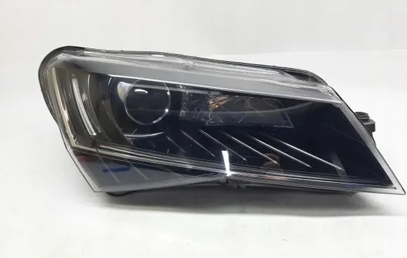 Skoda Superb B8 (3V) Headlight/headlamp