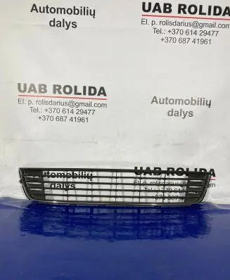 Volkswagen Touran II Front bumper lower grill 1T0853677D 1T0853671C
