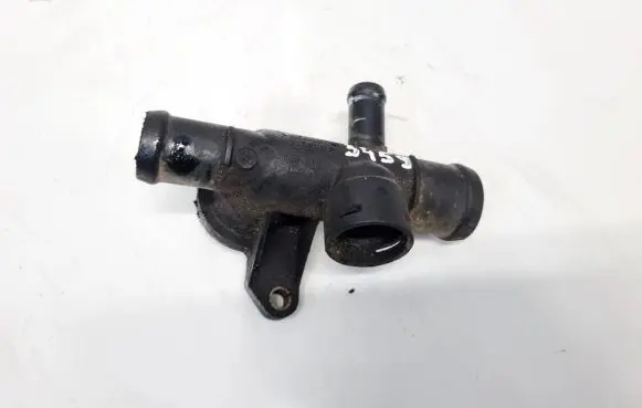 Audi A3 S3 8L Engine coolant pipe/hose 06A121133C
