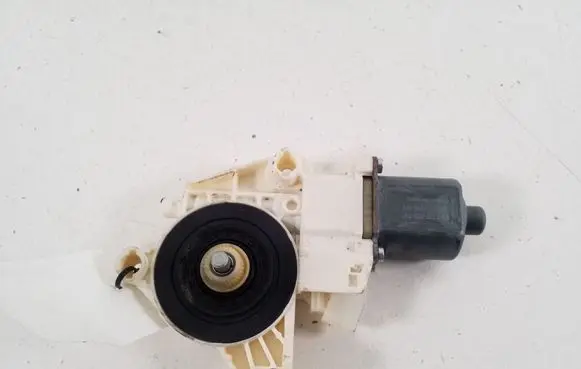 Mercedes-Benz A W176 Front door window regulator motor A2469065200