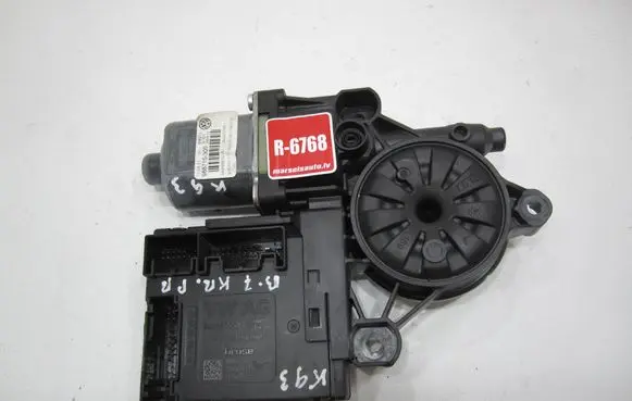 Volkswagen PASSAT B7 Front door window regulator motor 3C0959793C 918432110