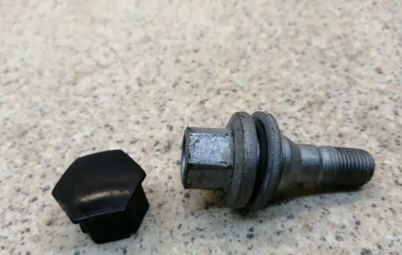 Opel Corsa F Nuts/bolts 21559