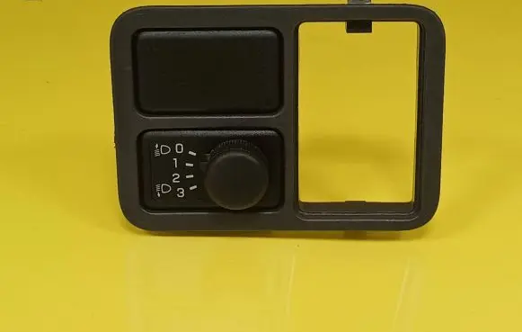 Nissan Almera N16 Headlight level height control switch 37024A