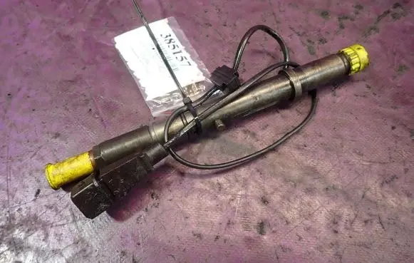Audi A6 Allroad C5 Fuel injector 