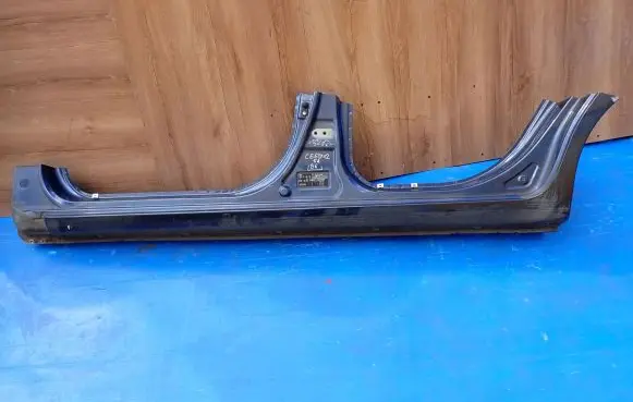 KIA Ceed Sill
