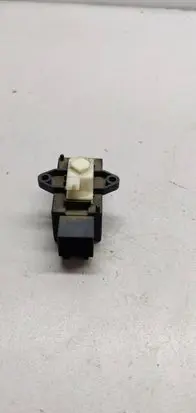 Volkswagen Golf V Seat heating relay 7l0959772