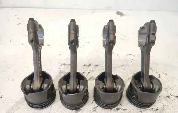 Opel Insignia A Piston with connecting rod