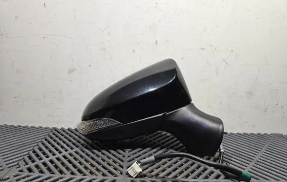 Toyota Avensis T270 Front door electric wing mirror E11026983