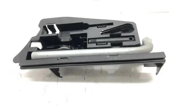 Audi A6 S6 C6 4F Tool set 4F5012111A