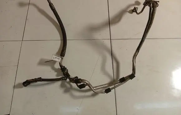Skoda Octavia Mk2 (1Z) Air conditioning (A/C) pipe/hose 1K0820741