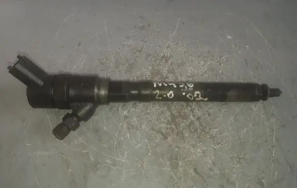 KIA Carens I Fuel injector