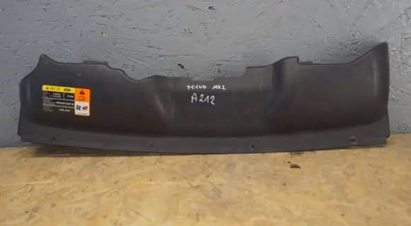 Ford Focus Radiator trim 8M5116613AA