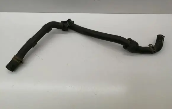 Volkswagen PASSAT B8 Engine coolant pipe/hose