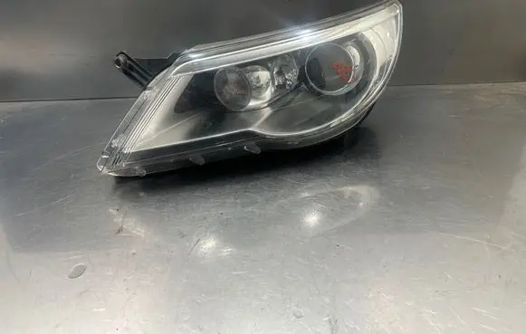 Volkswagen Tiguan Headlight/headlamp 5N1941031K