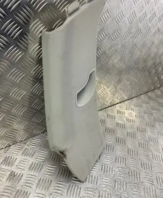 (D)pillar trim (top)