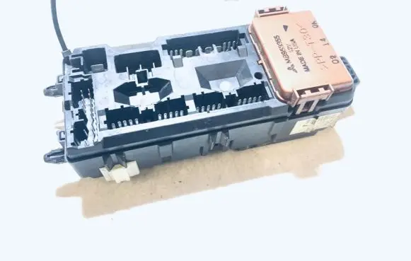 Mitsubishi Space Star Fuse box set mb953355 mr318828