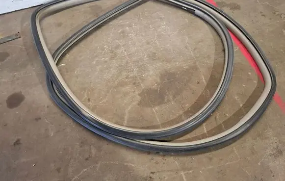 Lexus RX 300 Front door rubber seal 