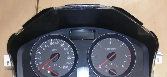 Volvo V50 Speedometer (instrument cluster) 31296228 69199420T