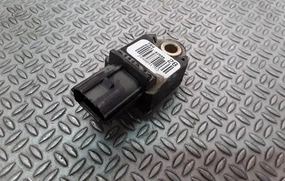 Toyota Auris 150 Airbag deployment crash/impact sensor 8983102080