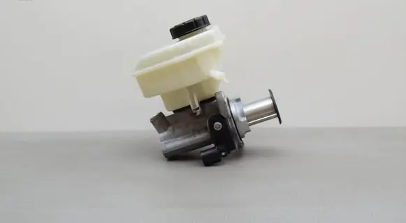 Porsche Cayenne (9Y0 9Y3) Master brake cylinder 7P0611303A