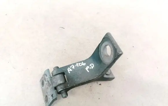 Audi 80 90 S2 B4 Rear door lower hinge 893831401