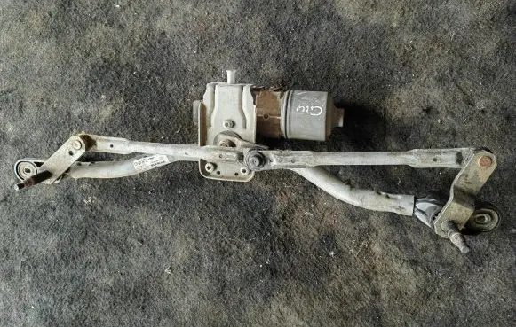 Alfa Romeo Giulietta Front wiper linkage and motor 50509397