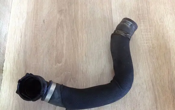 Audi A6 S6 C6 4F Engine coolant pipe/hose 4F0121065J