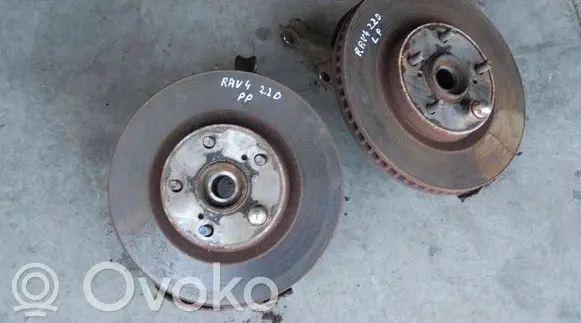 Toyota RAV 4 (XA30) Front wheel hub