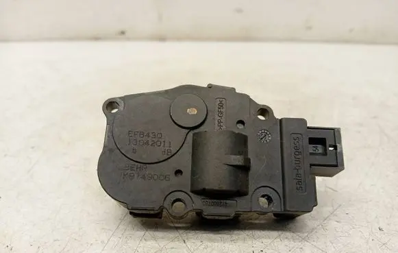 Audi A4 S4 B8 8K Air flap motor/actuator EFB430 K9749006 13042011
