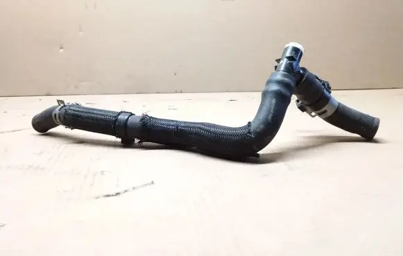 Toyota RAV 4 (XA40) Engine coolant pipe/hose