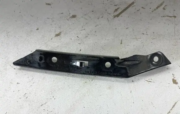 Mini One - Cooper Coupe R56 Front bumper mounting bracket 3V0807184