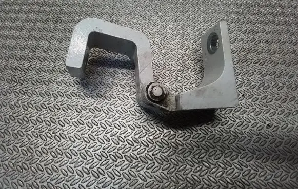 Volkswagen Transporter - Caravelle T5 Front door upper hinge 7H0831401B