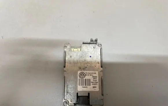 Volkswagen Phaeton Headlight ballast module Xenon 3D0907399A