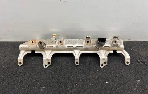 Audi A3 S3 A3 Sportback 8P Fuel main line pipe 06J133317